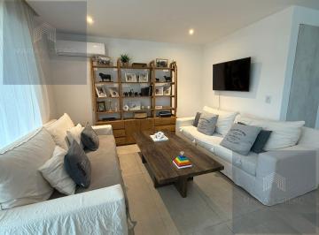 Casa · 151m² · 4 Ambientes · 1 Cochera · Town House en Venta con Renta en La Calesa, Pilará
