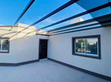 Casa · 170m² · 4 Ambientes · 2 Cocheras · Hermosa Casa