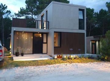 Casa · 85m² · 3 Ambientes · 2 Cocheras · Casa Alquiler Pinamar Norte Barrio Berlin Woods 2 Dorm. 2 Baños Parque Jacuzzi Exterior