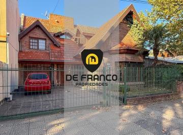 Casa · 115m² · 6 Ambientes · 2 Cocheras · Venta Casa en Bella Vista Pileta Quincho Parrilla 6 Ambientes