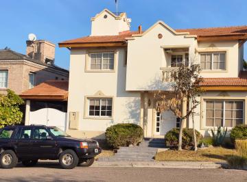 Casa de 4 ambientes, Godoy Cruz · Dueño Alquila - Vende