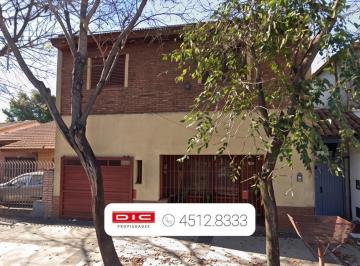Casa · 210m² · 5 Ambientes · 1 Cochera · Casa 3 Dorm. Venta - Carapachay