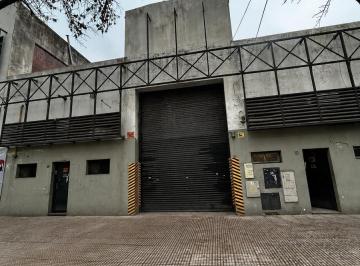 Bodega-Galpón · 1200m² · 6 Ambientes · 1 Cochera · Oportunidad Industrial en Monte Castro/galpón 1200 m en Venta y Alquiler