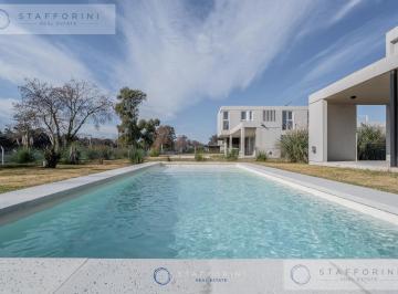 Casa · 152m² · 4 Ambientes · 2 Cocheras · Espectacular Casa de Diseño en Venta - Greenville Polo