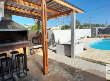 Casa · 72m² · 1 Dormitorio · Quinta con Piscina y Quincho en Venta en Mi Tierra, Apto Crédito