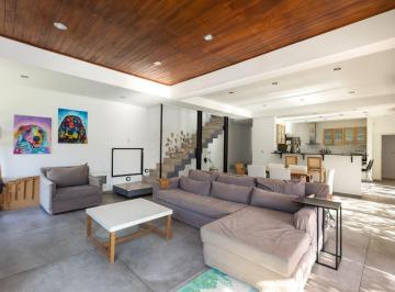 Casa de 5 ambientes, Malvinas Argentinas · Casa en Venta 5 Ambientes, Barrio Los Tacos con Jardin y Pileta