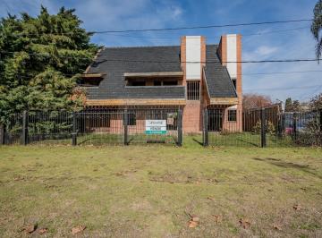 Casa · 380m² · 5 Ambientes · Venta Casa City Bell