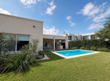 Casa · 165m² · 5 Ambientes · 5 Cocheras · Casa con Pileta en Venta Barrio Islas, El Cantón. Escobar.