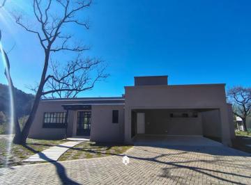Casa · 230m² · 3 Dormitorios · 2 Cocheras · Casa en San Lorenzo