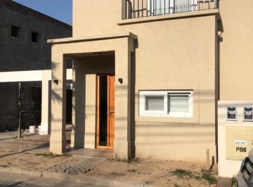Casa · 79m² · 3 Ambientes · 1 Cochera · Casa Dúplex en Alq. Temporario en Saravi Village, Pilar, G. B. a. Zona Norte