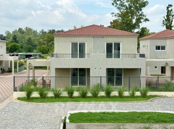 Casa · 100m² · 4 Ambientes · 1 Cochera · Venta Casa 4 Amb. Chic Pilar Financiacion