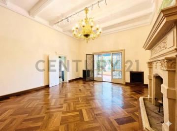 Departamento · 500m² · 10 Ambientes · 1 Cochera · Venta Casa 10 Ambientes en Belgrano con Garaje Pileta y Patio Plant Baja y Dos Pisos /acepta Permuta