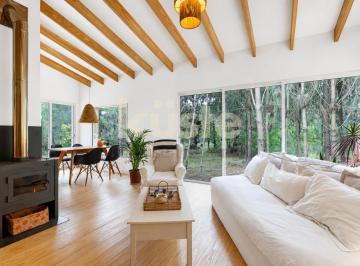 Casa · 2 Ambientes · 2 Cocheras · Casa en Venta en Barra Verde | 1 Dorm. | Diseño Moderno en El Bosque