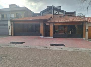 Departamento de 3 ambientes, Ciudad de Mendoza · Departamento 2 Dorm. Patio y Cochera en Alquiler - Ciudad de Mendoza