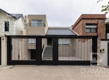Casa · 350m² · 5 Ambientes · 4 Cocheras · Casa en Villa Devoto