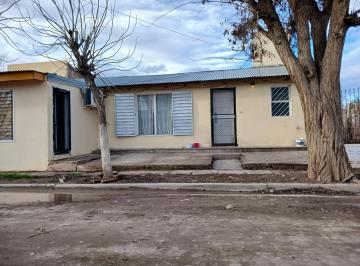 Casa · 450m² · 5 Ambientes · 1 Cochera · Casa en Barrio Fonavi, Los Radales