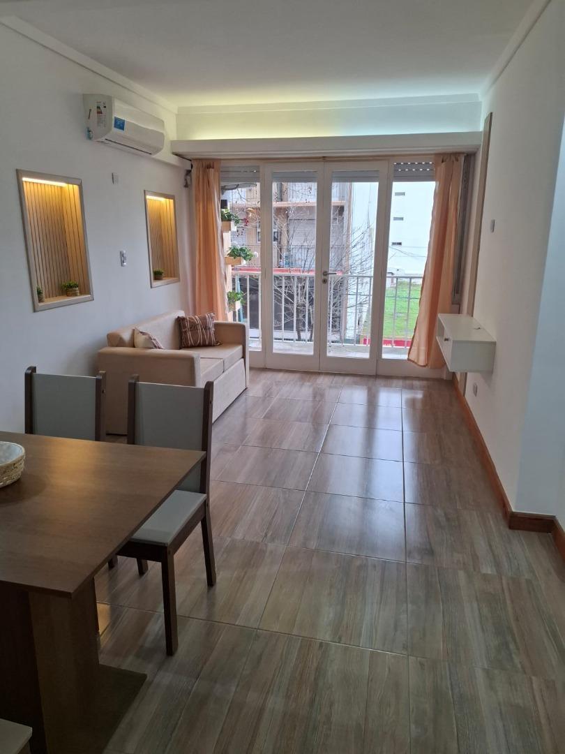 Dto. 2 amb. 50 M2. Y de patio con cochera Y dependencia de servicio