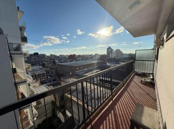 Departamento · 69m² · 3 Ambientes · 3 Amb C/dep Fte Balcon - Vista Abierta - 80 m²