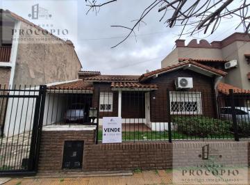 Casa · 120m² · 4 Ambientes · 2 Cocheras · Casa 4 Ambientes en Venta en Ituzaingó Centro - Apta Crédito
