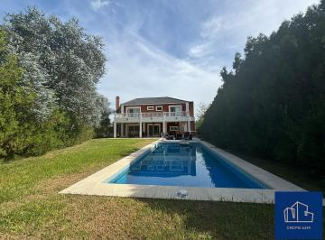 Casa · 218m² · 5 Ambientes · 2 Cocheras · Casa en Ingeniero Maschwitz