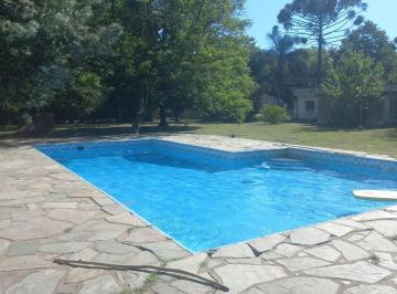 Quinta vacacional · 210m² · 3 Dormitorios · 1 Cochera · Casa Quinta Venta Quincho y Pileta Gral Rodriguez