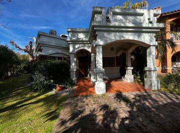 Casa de 4 ambientes, Berazategui · Hermosa Casa Estilo Colonial! Apto Credito!