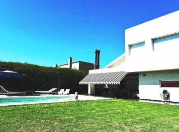 Casa · 169m² · 4 Ambientes · 3 Cocheras · Casa en Venta en Ingeniero Maschwitz 4 Ambientes