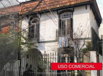 Local comercial · 204m² · 4 Dormitorios · 1 Cochera · Espectacular Casa de Estilo, Única por Su Estado! a m. de Av Triunvirato y de Estación de Subte