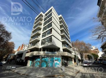 Local comercial · 80m² · Alquiler de Local en Villa del Parque Apto Gastronomía