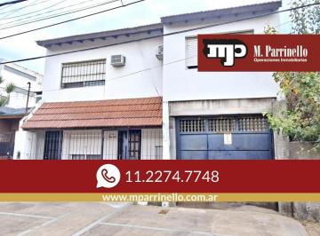 Casa · 134m² · 8 Ambientes · 3 Cocheras · Multifamiliar - Dos Unidades de 3 Amb c/u y Una Unidad de 2 Amb 3 Cocheras