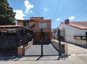 Casa · 37m² · 3 Ambientes · 1 Cochera · Venta PH Duplex 3 Ambientes, Ciudad Evita