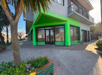 Local comercial · 40m² · Alquiler Local Zona Mundialista con Patio y Baño