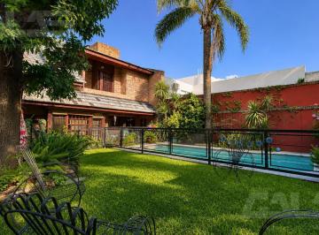 Casa · 315m² · 5 Ambientes · 4 Cocheras · Casa en Venta | 5 Ambientes | Piscina | Quincho | Gran Oportunidad | Ituzaingo Norte
