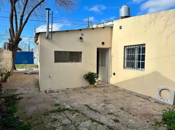 Casa · 104m² · 4 Ambientes · 1 Cochera · Casa 3 Ambientes en Venta en Korn con Departamento