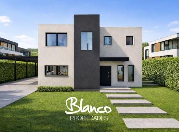 Casa · 176m² · 5 Ambientes · 1 Cochera · Casa en Venta en Santo Tomas, Pilar, G. B. a. Zona Norte