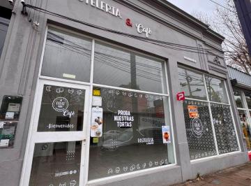 Local comercial de 3 ambientes, Esteban Echeverría · Amplio Local en Comercial en Alquiler. Excelente Ubicación Sobre Av Boulevard Bs As - Monte Grande
