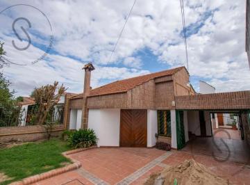 Casa · 250m² · 6 Ambientes · 3 Cocheras · Venta Casa 4 Dorm - Zona Cerro de Las Rosas