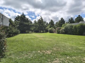 Terreno · 833m² · Terreno en Venta en Barrio Privado San Sebastián Funes - Fondo a Reserva Espacio Verde