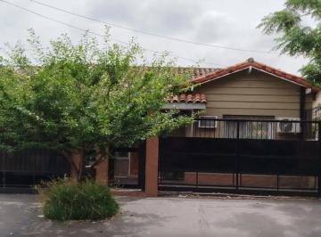 Casa · 142m² · 3 Ambientes · 2 Cocheras · Casa en Venta de 3 Ambientes en Boulogne