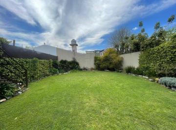 Casa · 142m² · 3 Ambientes · 2 Cocheras · Casa en Venta de 3 Ambientes en Boulogne