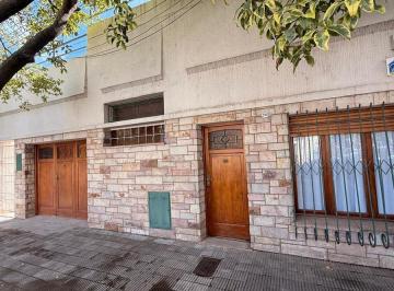 Casa · 148m² · 5 Ambientes · 1 Cochera · Casa PH Apta Credito