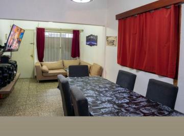 PH · 112m² · 3 Ambientes · Venta PH 3 Amb Patio, Quincho y Deposito Quilmes o