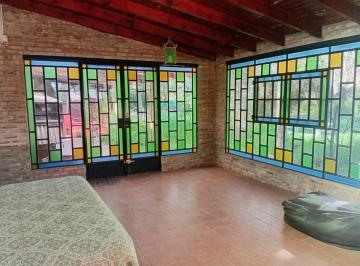 Quinta vacacional · 130m² · 3 Dormitorios · 1 Cochera · Casa en Venta con Pileta y Amplio Terreno Moreno