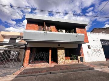 Casa · 157m² · 8 Ambientes · 1 Cochera · Venta | Casa en Centro