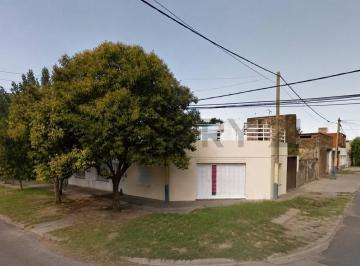 Casa · 165m² · 4 Ambientes · 1 Cochera · Venta de Casa de 3 Dorm. Mas Local Comercial - Rosario