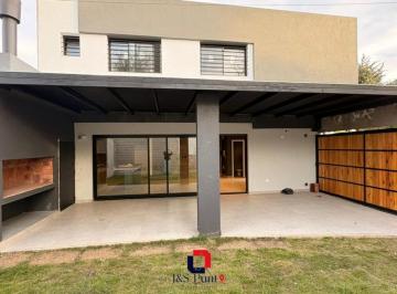 Casa · 150m² · 4 Ambientes · 2 Cocheras · Duplex en un Housing de Arguello