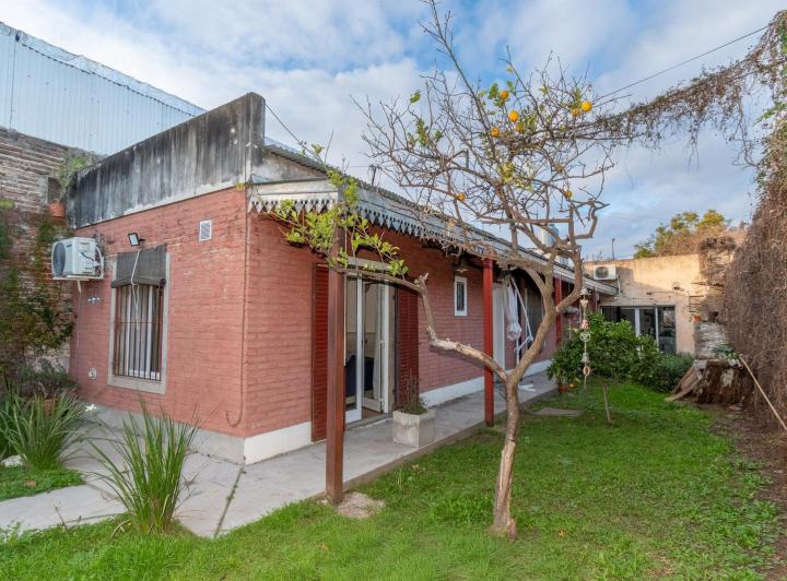 Casa · 177m² · 6 Ambientes · 2 Cocheras