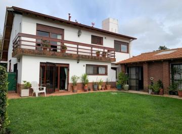 Casa · 215m² · 5 Ambientes · 3 Cocheras · Casa en Miramar