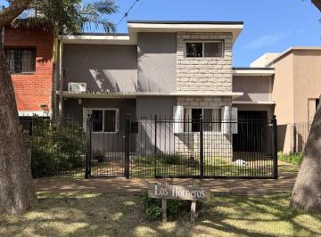 Casa · 117m² · 4 Ambientes · 2 Cocheras · Casa 3 Dorm. y 2 Baños Apta Credito