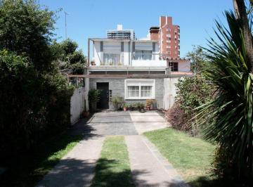 Casa · 145m² · 6 Ambientes · 1 Cochera · Hermosa Casa en Malvín | 20 m de Av Italia